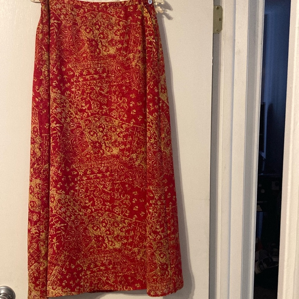 NY Sake Red and Yellow Skirt.  Size Large.